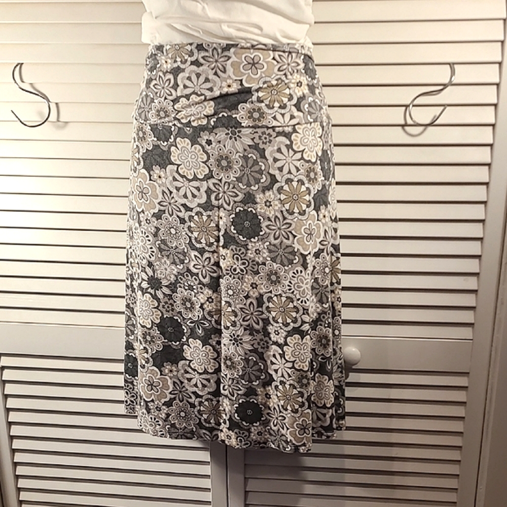 Floral Gray Knit Skirt